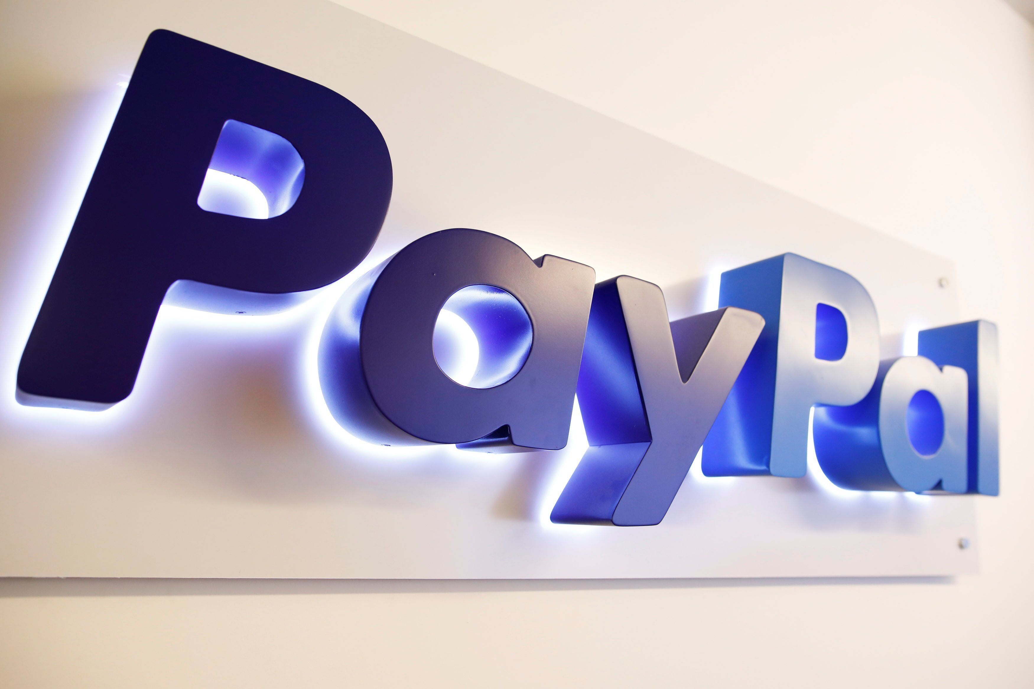 PayPal Bashed Over Credit ‘Lag’ That Let Gambler Spend £150,000 in a Day