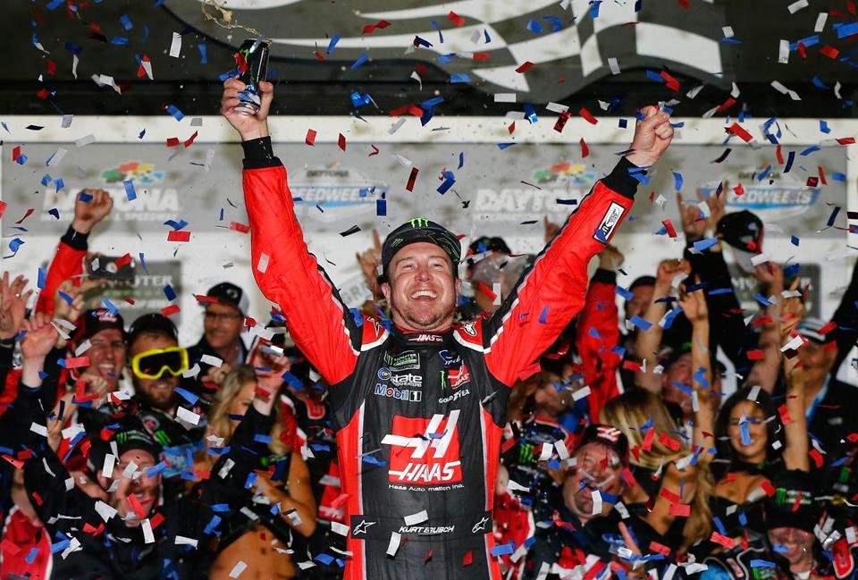 Kurt Busch Gives Las Vegas Oddsmakers a Much-Needed Victory