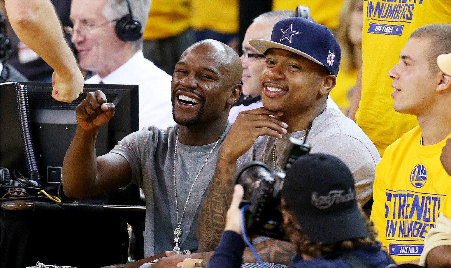 Floyd Mayweather Hyped Fight Popular Bet in Las Vegas, Money Wants NBA Team