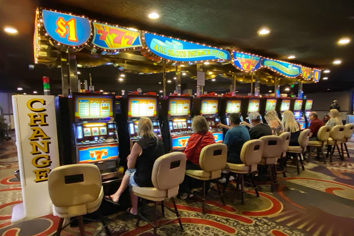 Circus Circus Adds Coin-Operated Slots, D Las Vegas Celebrates Sigma Derby