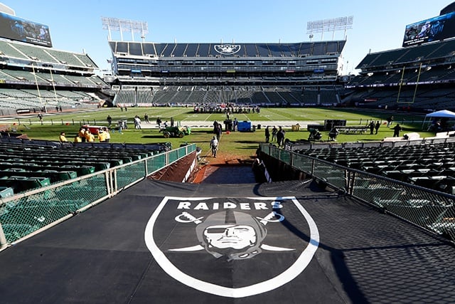 Raiders Negotiating Oakland Coliseum Lease Extension, as Las Vegas Stadium Suffers Setbacks