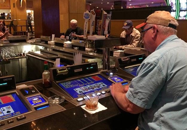 More Las Vegas Casinos Now Monitoring Players Before Offering ‘Free’ Cocktails