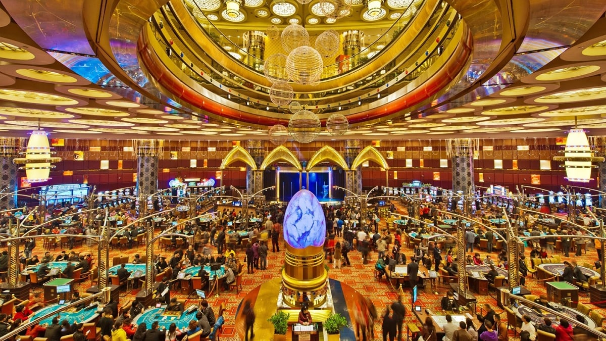 Macau Casinos Must Have Clocks on All Slots by 2024