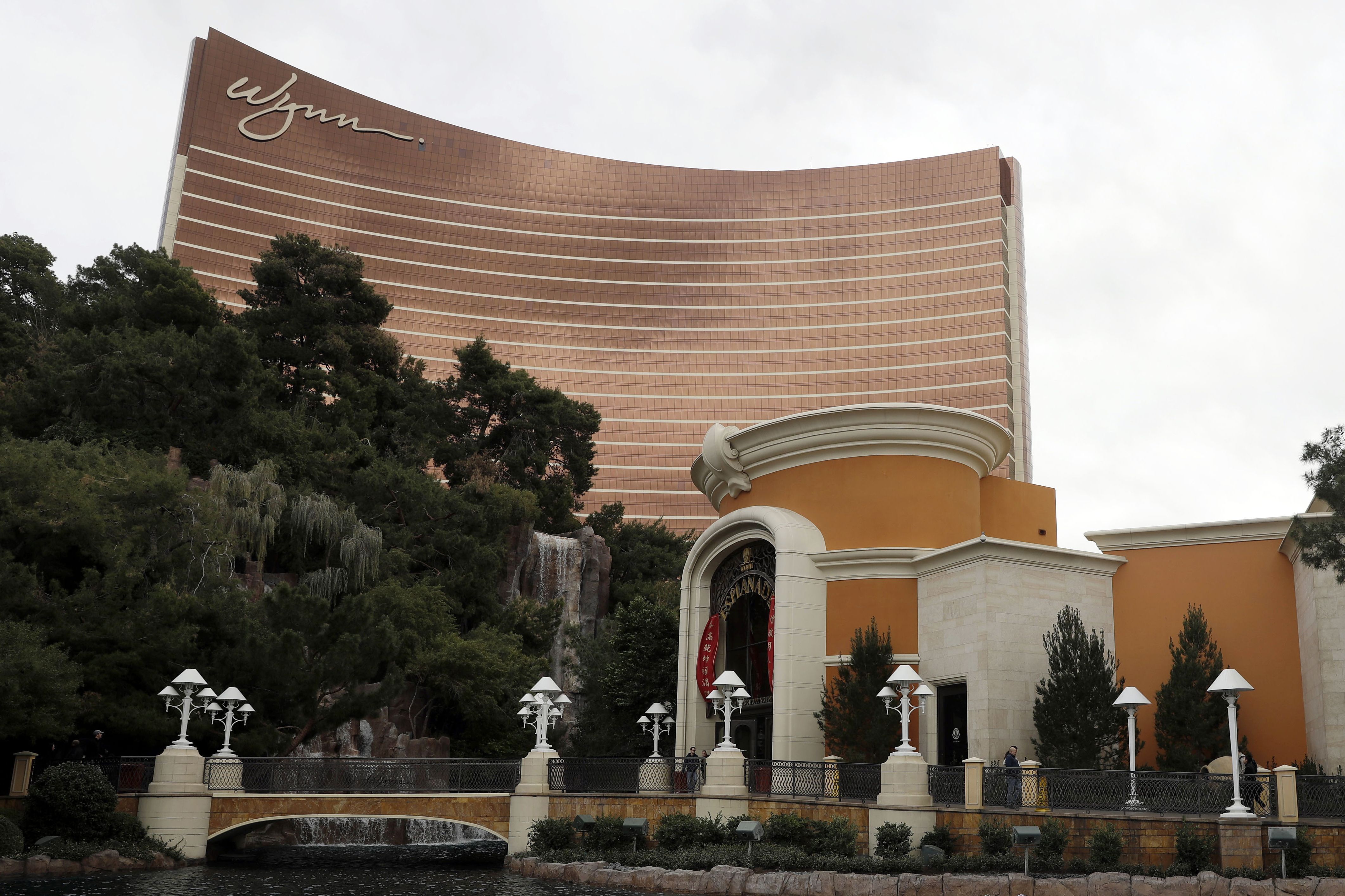 Wynn Resorts Paying US Workers To May 15, Earns Internet Kudos