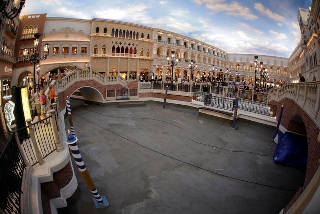 Venetian Las Vegas in for a Dry Run as Canals Temporarily Close