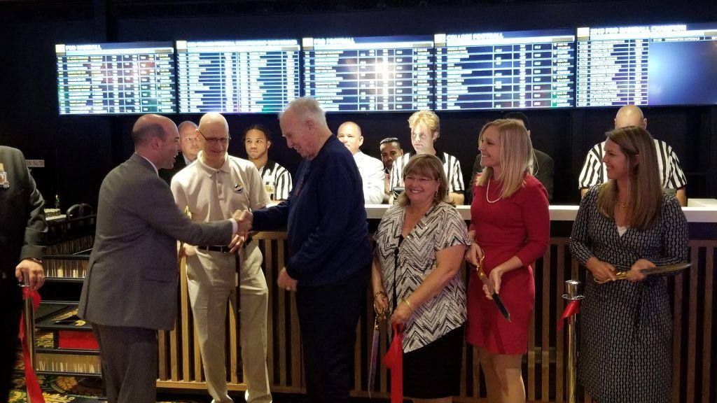 Paul Hornung, NFL Legend, Helps Horseshoe Southern Indiana Open Sportsbook