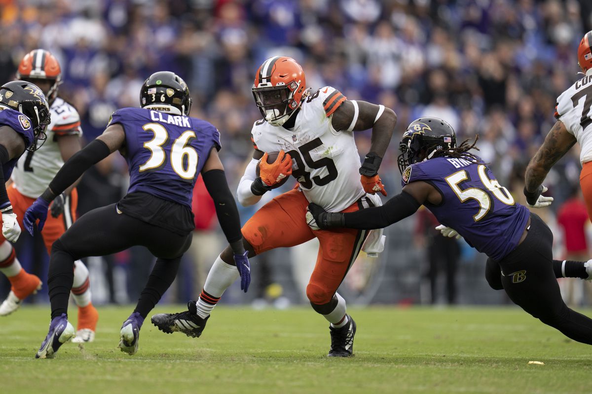 Cleveland Browns Tight End David Njoku to Miss 2-5 Weeks