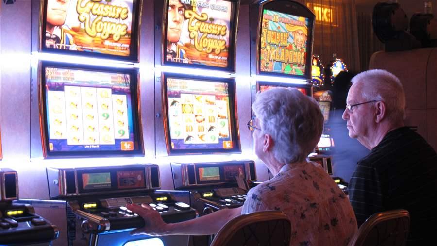 AARP Warns Members of Gambling Dangers, While Continuing to Offer Free Online Games