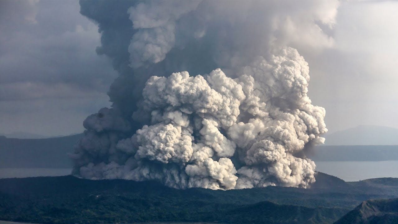 Philippine Casinos Stay Open as Taal Volcano Ashes Close Manila Airport